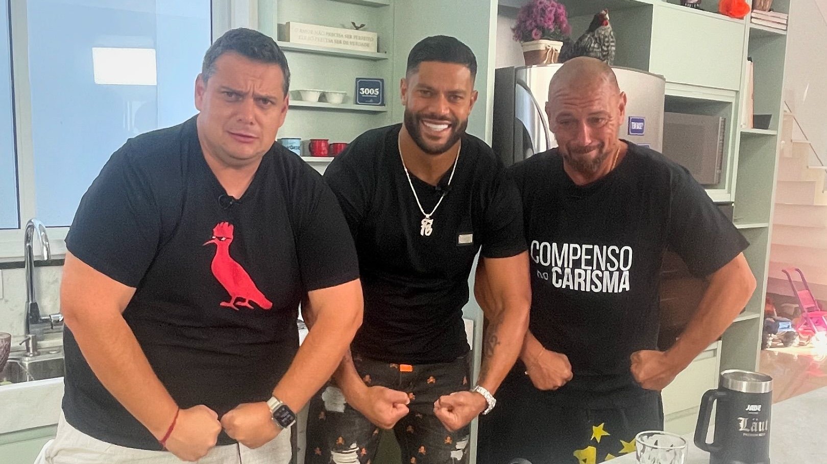 Hulk participa de programa culinário com Alê Oliveira