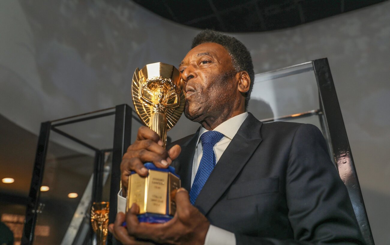 Mansão de Pelé está abandonada e vira alvo de bandidos, diz site