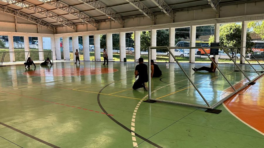 Quadra Poliesportiva do CEFETMG recebe novo equipamento para atender a equipe goalball da ADEVITA