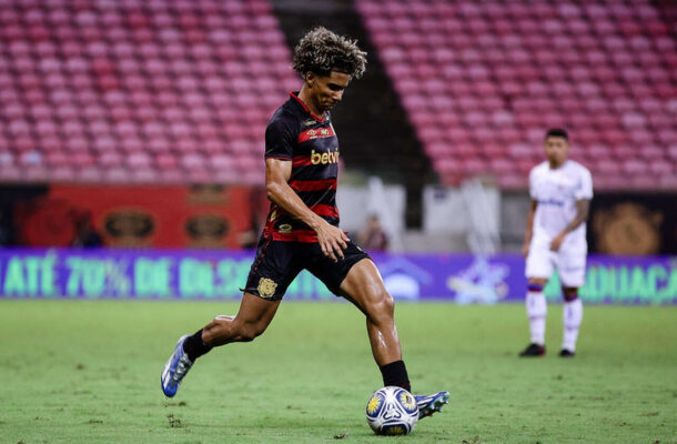 Pedro Lima em ação na semifinal da Copa do Nordeste 2024 (foto: Paulo Paiva/ Sport Recife)