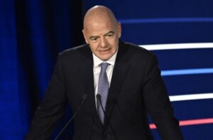 Gianni Infantino, presidente da Fifa (foto:  Julien De Rosa/AFP)