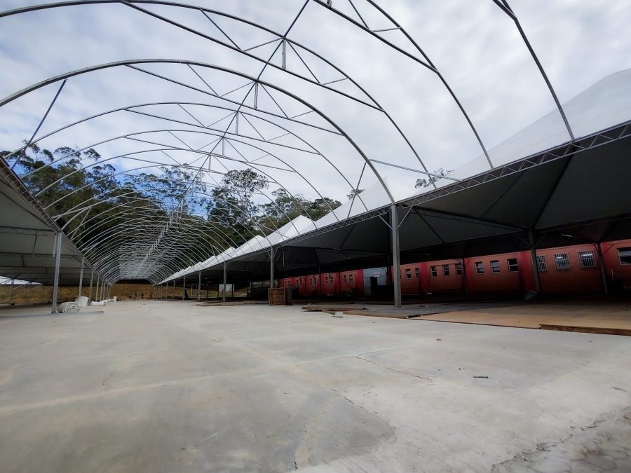 Montagem de stands da 34ª Expo Usipa em ritmo acelerado