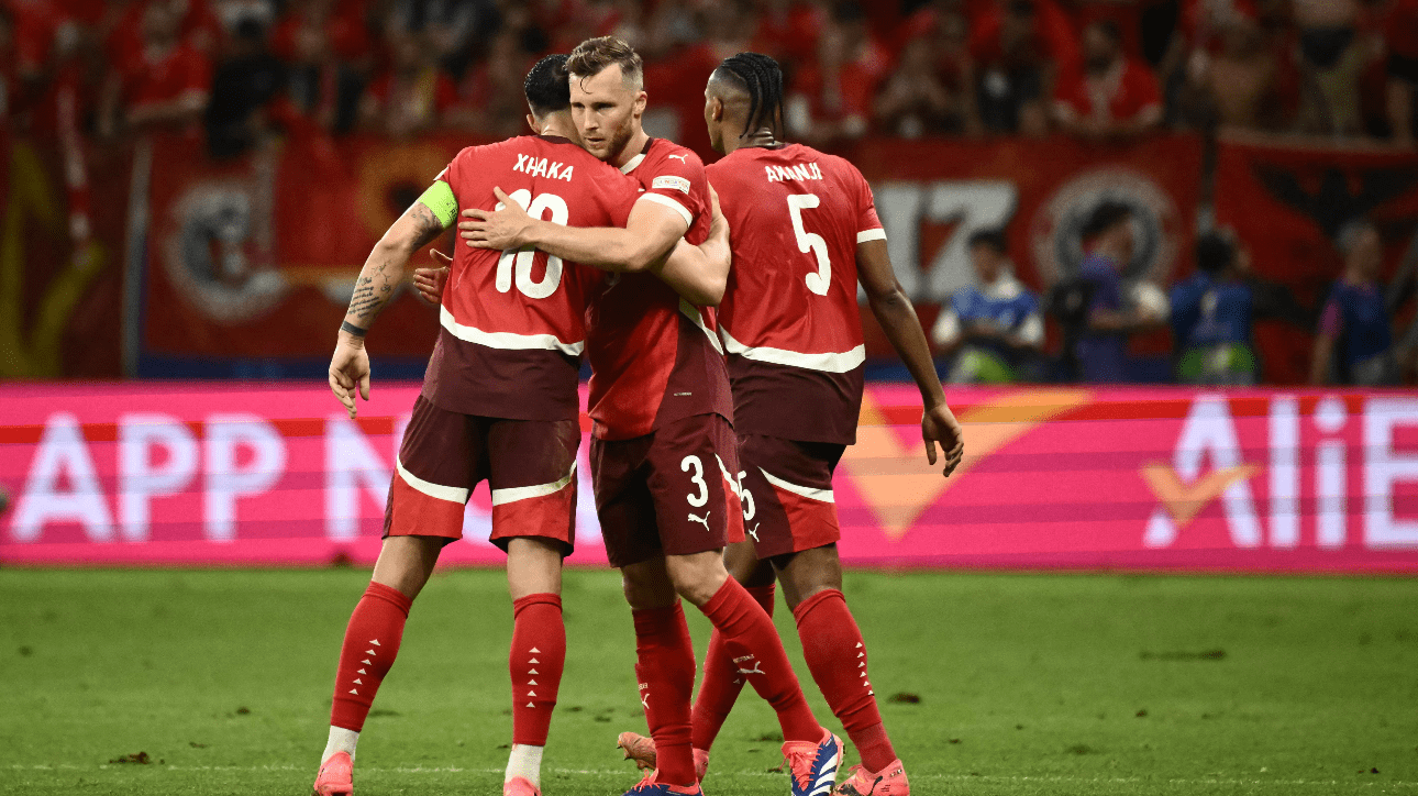 Jogadores da Suíça na Eurocopa (foto: Angelos Tzortzinis/AFP)