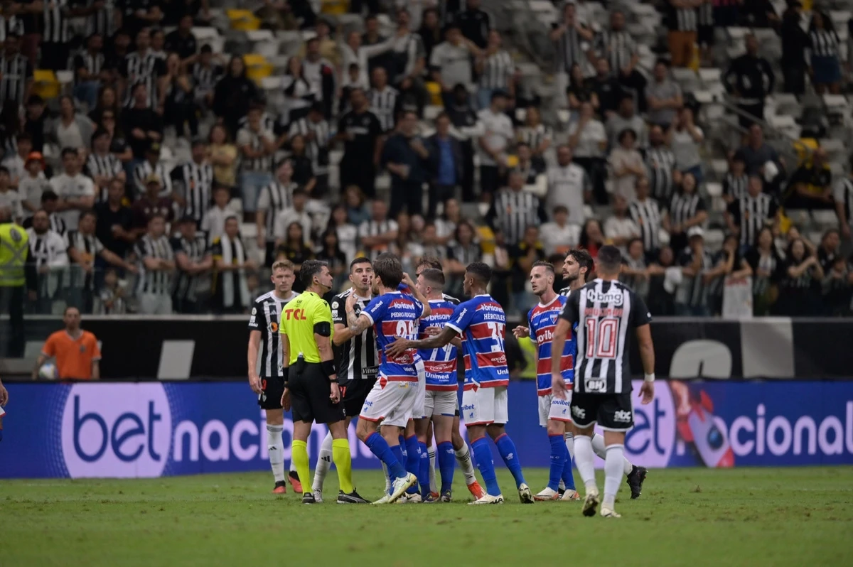 Fortaleza acusa jogador do Galo de racismo e discriminação