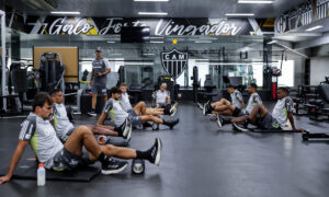 Jogadores do Atlético na academia da Cidade do Galo (foto: Pedro Souza/Atlético)