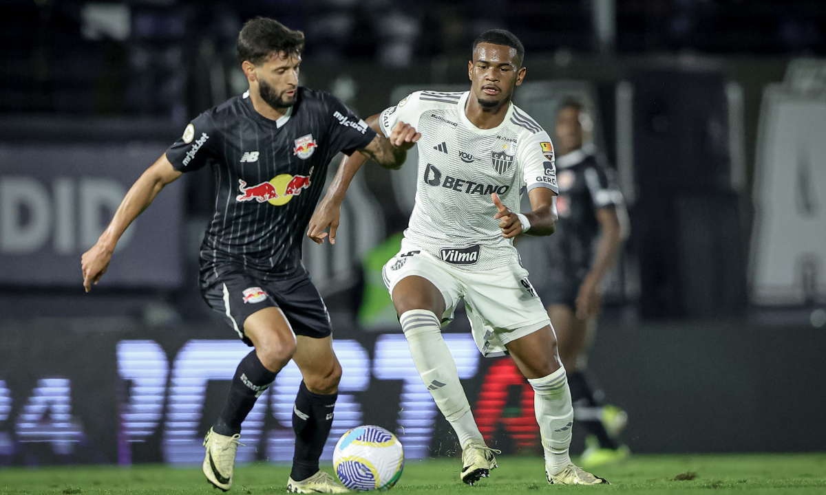 Jogadores de RB Bragantino e Atlético (foto: Pedro Souza/Atlético)