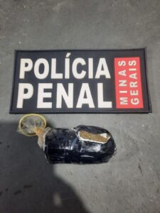 Mulher esconde tablete de maconha nas partes íntimas e é detida ao tentar entrar em presídio