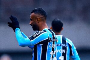 Grêmio bate o Operário e fica com a última vaga nas oitavas da Copa do Brasil