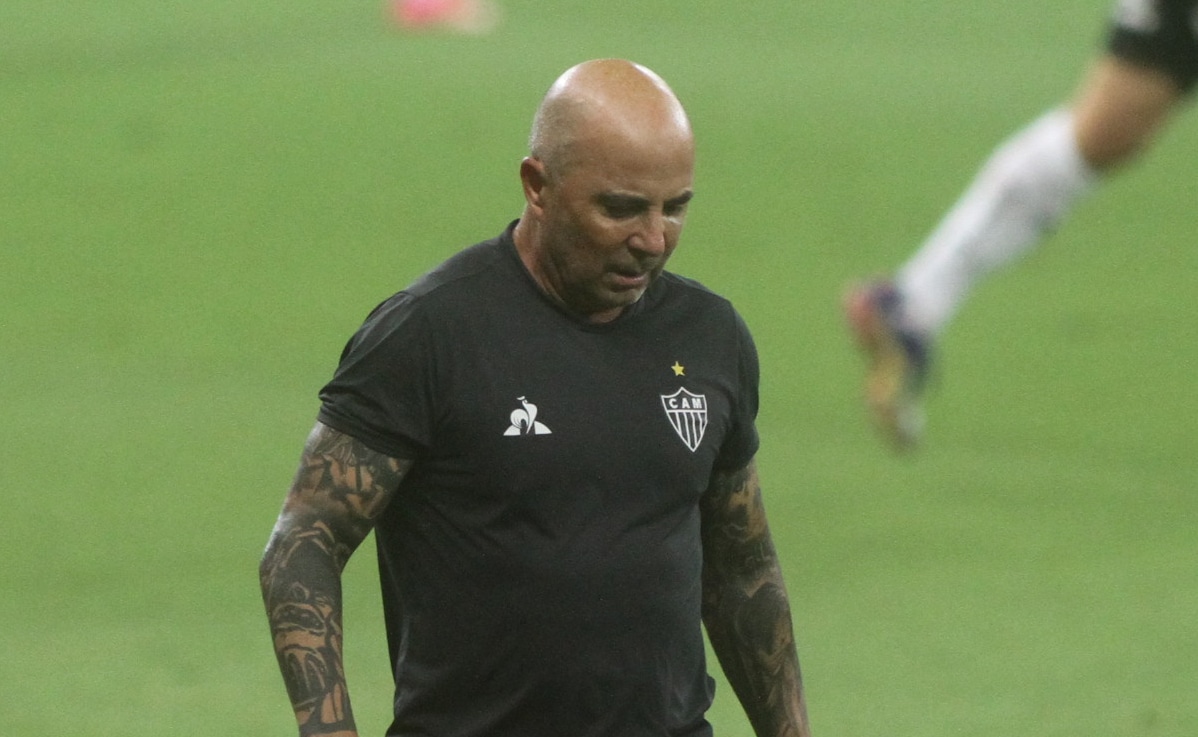 Jorge Sampaoli enquanto técnico do Atlético, em partida no Mineirão - (foto: Edésio Ferreira/EM/D.A Press)