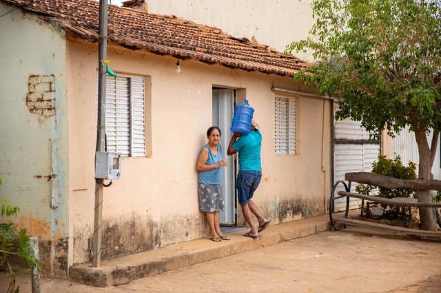 Minas avança em políticas públicas de acesso à água potável em comunidades do semiárido