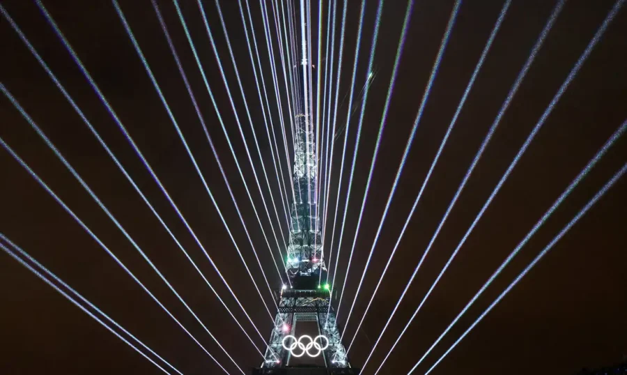 Paris abre Olimpíada com inédita cerimônia a céu aberto