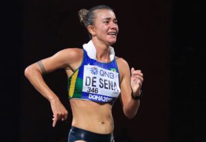 Érica Sena no Mundial de Marcha Atlética de 2019, em Doha (foto: AFP / MUSTAFA ABUMUNES)