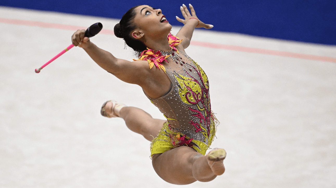 Bárbara Domingos, atleta da ginástica rítmica (foto: Johan Ordonez/AFP)