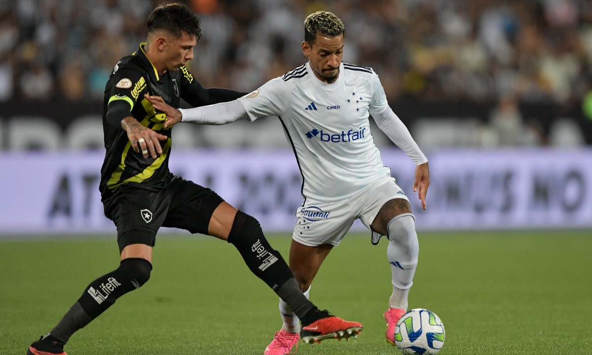 Matheus Pereira, do Cruzeiro, em jogo com o Botafogo (foto: Staff Images/Cruzeiro)