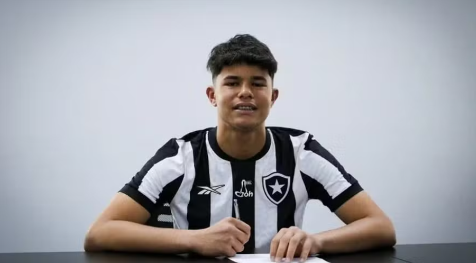 Bruninho, filho de Eliza Samudio, assina com o Botafogo