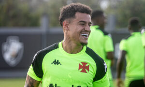 Coutinho estreia contra o Atlético? Técnico do Vasco comenta situação dos reforços