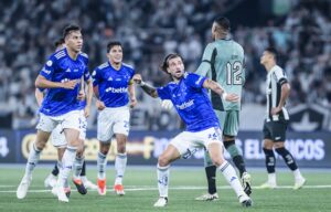 Cruzeiro dá espetáculo e goleia o Botafogo em jogaço pelo Brasileiro