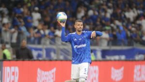 Cruzeiro perde titular para jogo contra o Botafogo pelo Brasileiro