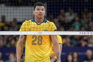 Darlan, oposto da Seleção Brasileira Masculina de Vôlei, em quadra pelos Jogos Olímpicos de Paris (foto: Leandro Couri/EM/D.A Press)