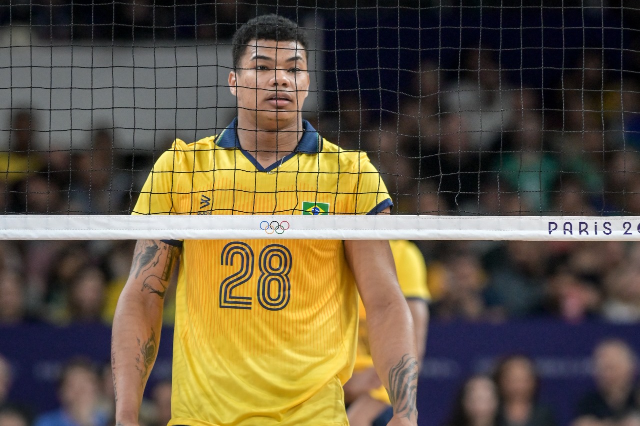 Darlan, oposto da Seleção Brasileira Masculina de Vôlei, em quadra pelos Jogos Olímpicos de Paris (foto: Leandro Couri/EM/D.A Press)