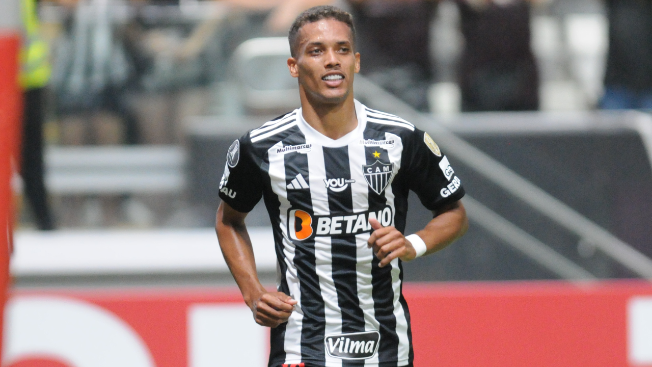 Pedrinho com a camisa do Atlético (foto: Alexandre Guzanshe/EM/D.A Press)