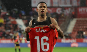 Savinho comemora gol pelo Girona (foto: LLUIS GENE / AFP

)