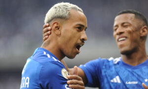 Gelado! Matheus Pereira comemora gol pelo Cruzeiro ‘à la’ atacante da Premier League