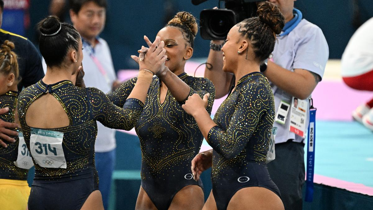 Medalhista na ginástica, Lorrane Oliveira diz que pensou em desistir da Olimpíada após morte da irmã