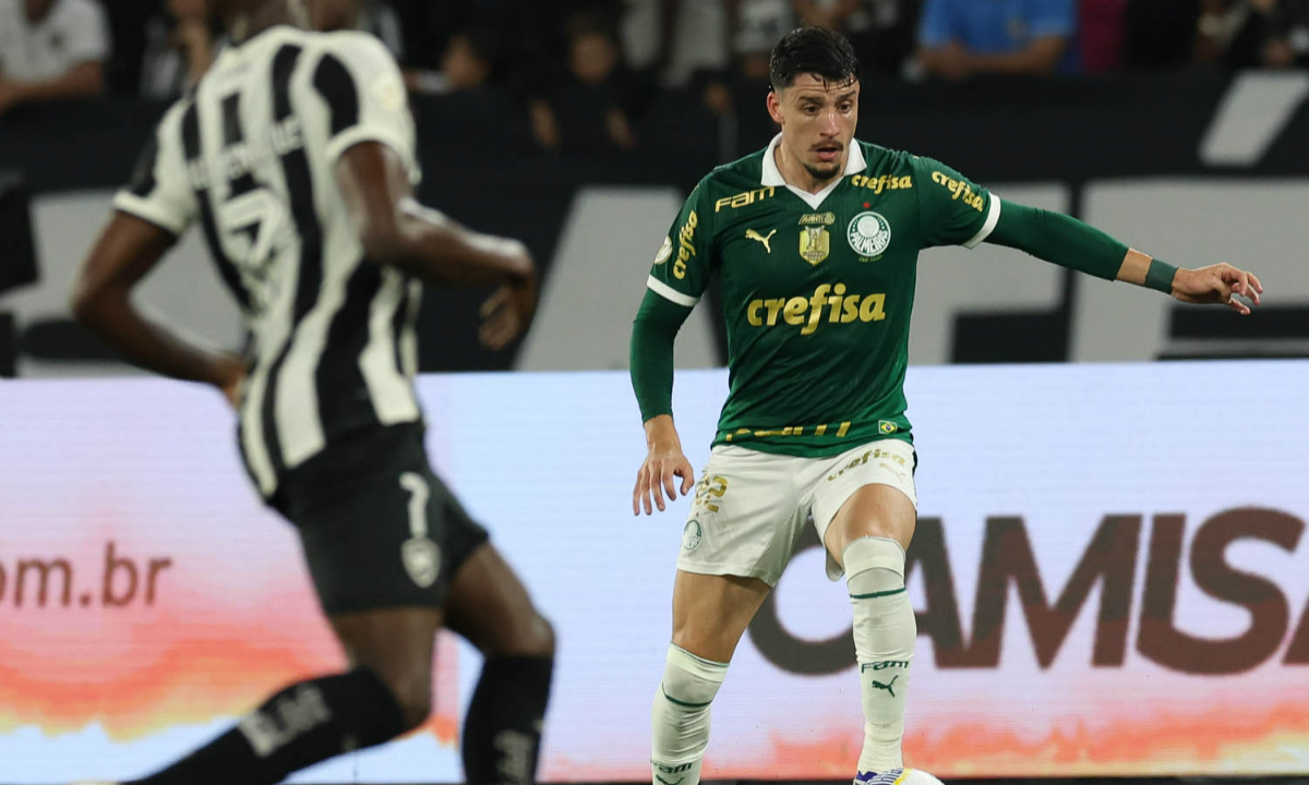 Piquerez em jogo do Palmeiras contra o Botafogo (foto: Cesar Greco/Palmeiras)