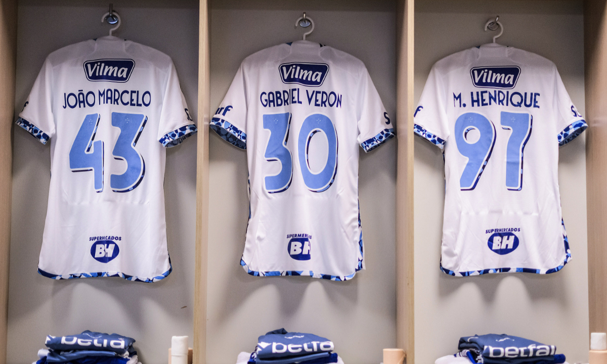 Camisas do Cruzeiro no vestiário (foto: Gustavo Aleixo/Cruzeiro)