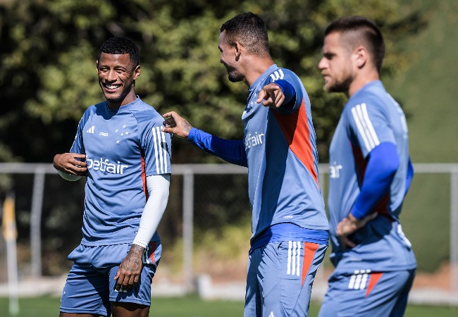 Cruzeiro encerrou a preparação para enfrentar o Corinthians com treino neste sábado (6/7), na Toca 2 (foto: Gustavo Aleixo/Cruzeiro)