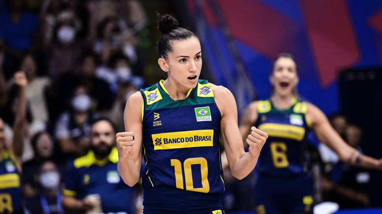 Gabi Guimarães vibrando (foto: Reprodução FIVB)