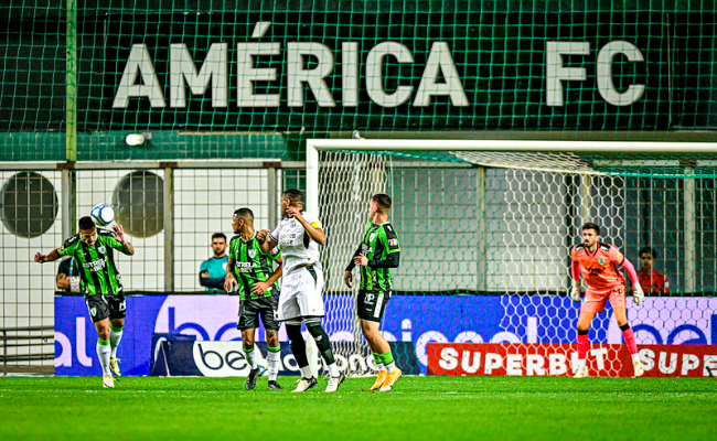 América em jogo pela Série B (foto: Mourão Panda/América)