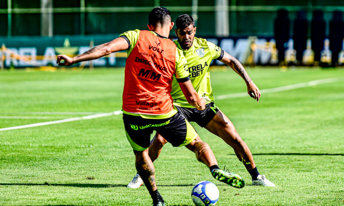 Brenner em treino do América (foto: Mourão Panda/América)