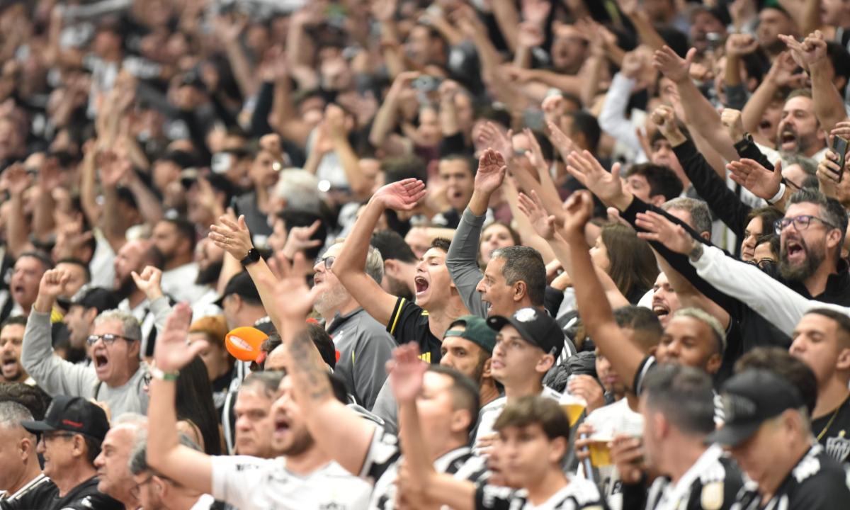 Torcida do Atlético em jogo contra o Flamengo na Arena MRV (foto: Ramon Lisboa/EM DA Press)