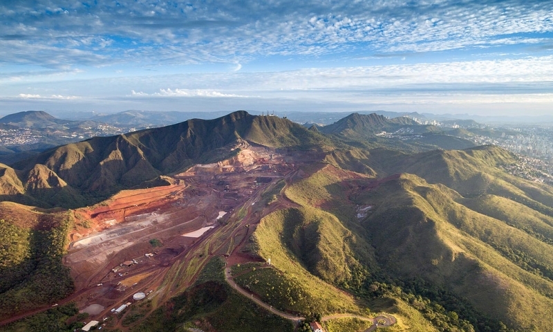 Ação do MPMG contra mineração ilegal na Serra do Curral requer indenização de R$ 100 milhões pelos danos ambientais