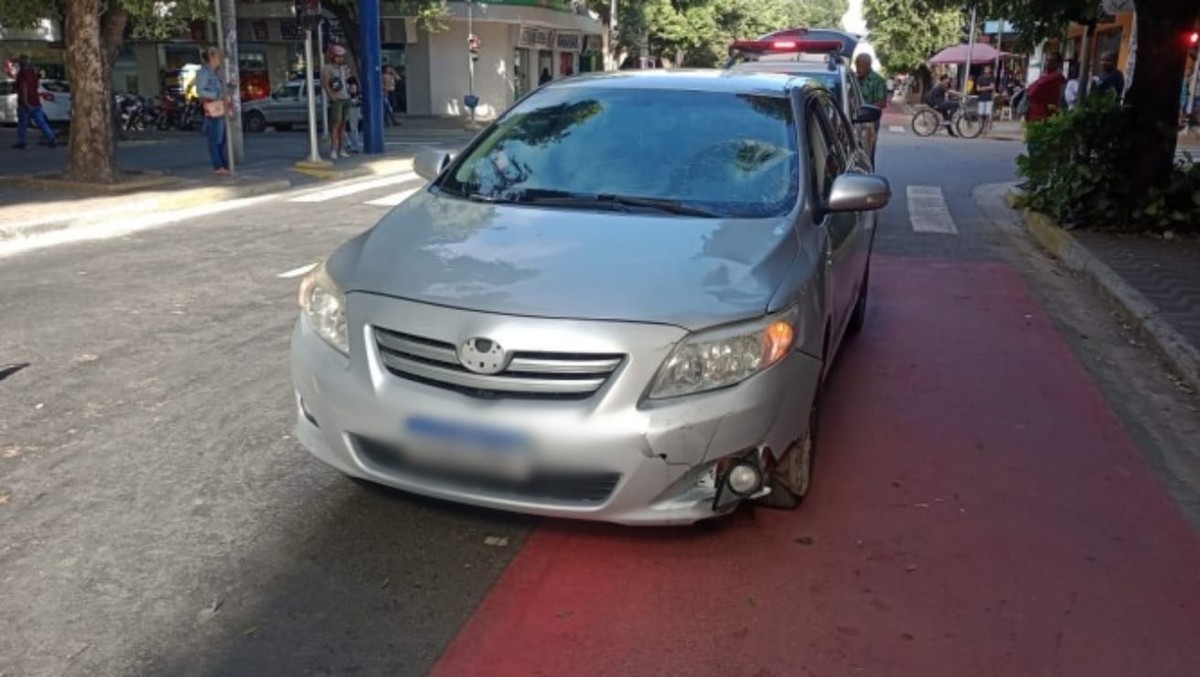 Motorista é conduzido por embriaguez após atropelar ciclista no Centro de Governador Valadares | Vales de Minas Gerais