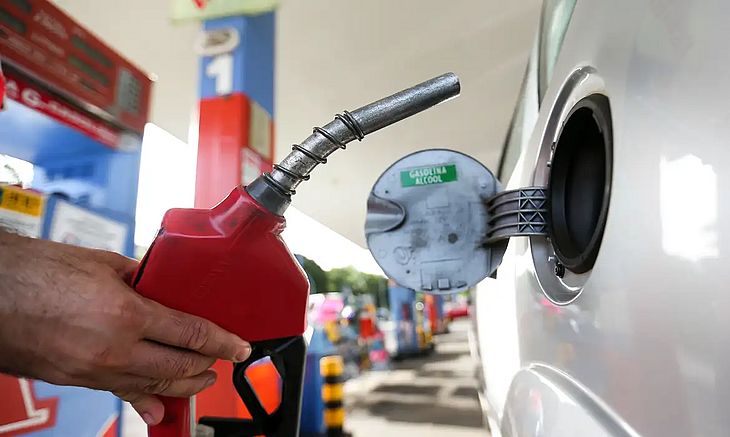 Petrobras aumenta preços da gasolina e do gás de cozinha