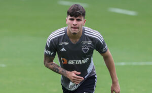 Isaac durante treino do Atlético na Cidade do Galo (24/11) (foto: Pedro Souza/Atlético)