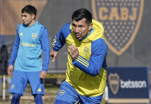 Volante chileno Gary Medel, ex-Vasco, deve ser inscrito pelo Boca para as oitavas de final da Sul-Americana (foto: Reprodução/Boca Juniors)