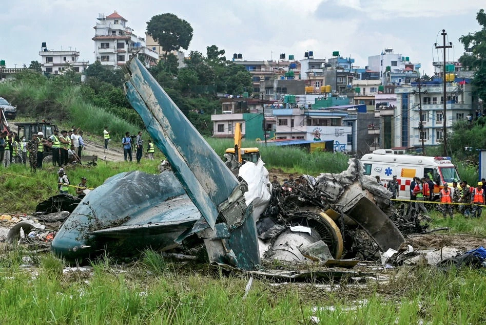 Vídeo: acidente de avião deixa dezoito pessoas mortas no Nepal; apenas piloto sobrevive