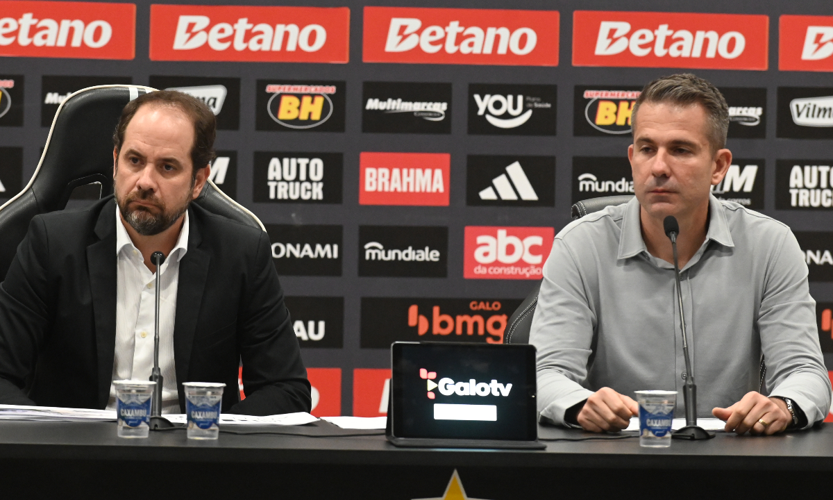 Bruno Muzzi e Victor Bagy, dirigentes do Atlético, em entrevista coletiva na Arena MRV (foto: Leandro Couri/EM/DA.Press)