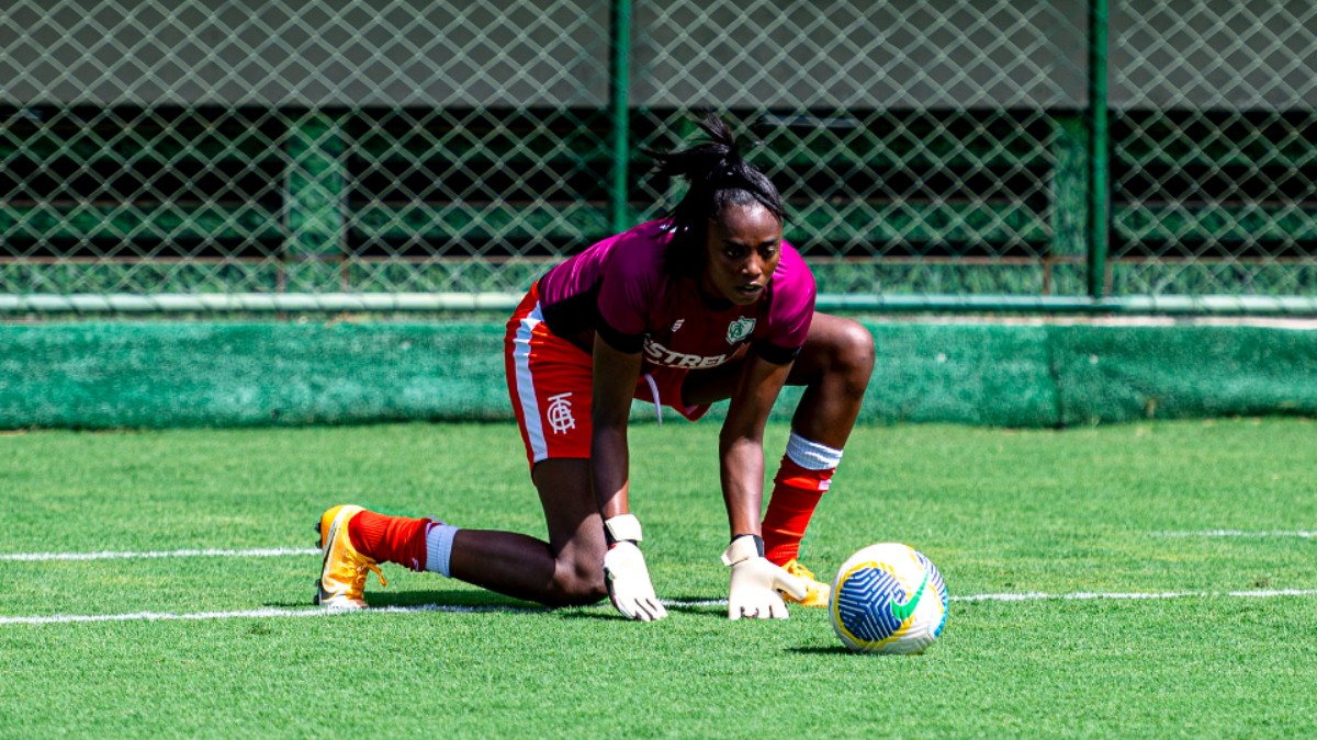 Tainá, goleira titular do América (foto: Divulgação/CBF)