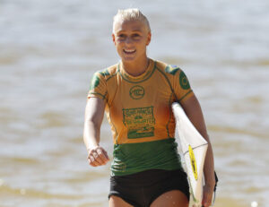 Tatiana Weston-Webb, surfista brasileira (foto: Sean M. Haffey/AFP)