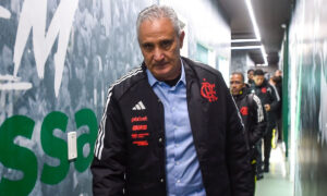 Tite antes de jogo do Flamengo no Brasileiro (foto: Marcelo Cortes /CRF)