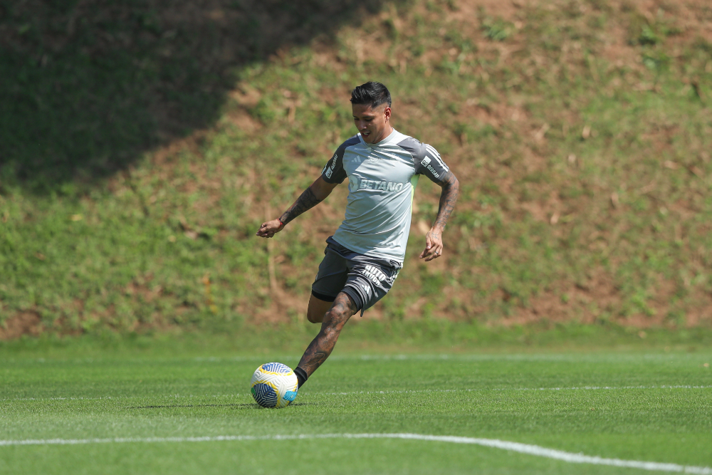 Na reserva desde que se recuperou de quadro de pubalgia, Zaracho pode receber nova oportunidade como titular no Atlético - (foto: Daniela Veiga/Atlético)