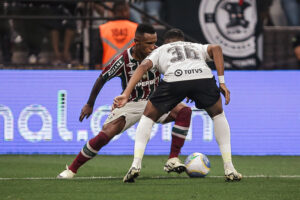 Equipes se enfrentam neste sábado (17/8), às 21h (de Brasília), no Maracanã (foto: LUCAS MERÇON / FLUMINENSE FC)