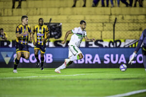 América e Novorizontino em jogo da Série B (foto: Mourão Panda/América)