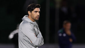 Abel Ferreira durante a vitória do Palmeiras sobre o Cuiabá, por 5 a 0 (foto: Cesar Greco/Palmeiras/by Canon)