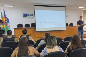 Aciapi-CDL se reúnem com a PM para discutir problemas enfrentados por lojistas do Centro